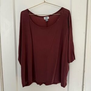 Maroon old navy crew